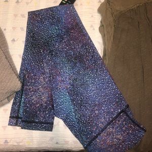 Lululemon leggings size 6